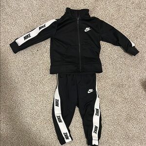 Nike Kids' Black and White Athletic Set